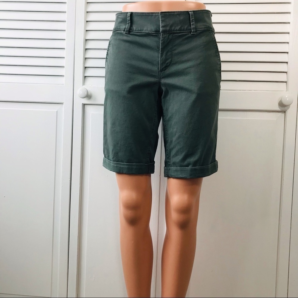 LOFT Green Shorts Size 2